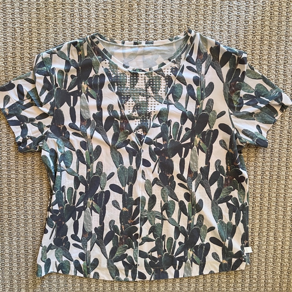 Lululemon Cactus T